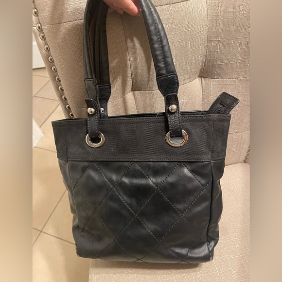 Chanel tote bag in black. - Picture 2 of 14